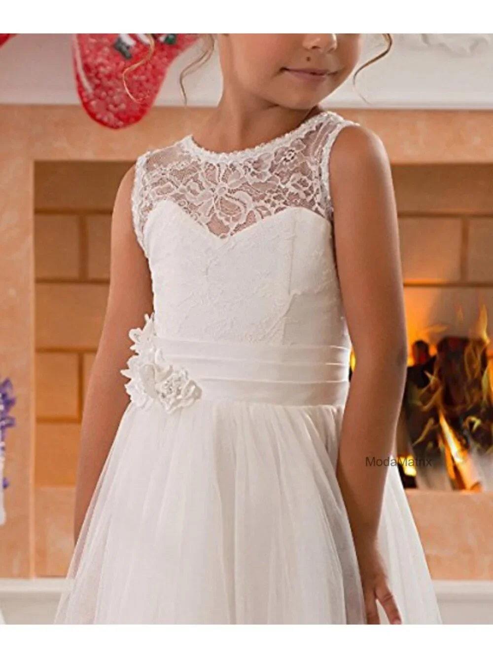 Lace Embellished A-Line Sleeveless Girls Wedding Party Dress
